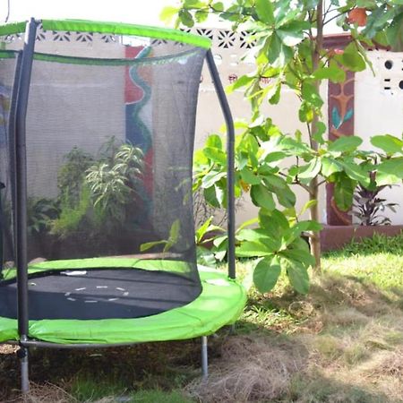 Fully Aircondition 3Bed Villa- A C- Wifi- Hotwater Freetown Buitenkant foto