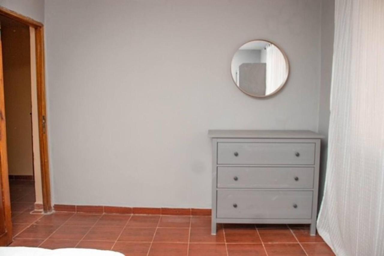 Fully Aircondition 3Bed Villa- A C- Wifi- Hotwater Freetown Buitenkant foto